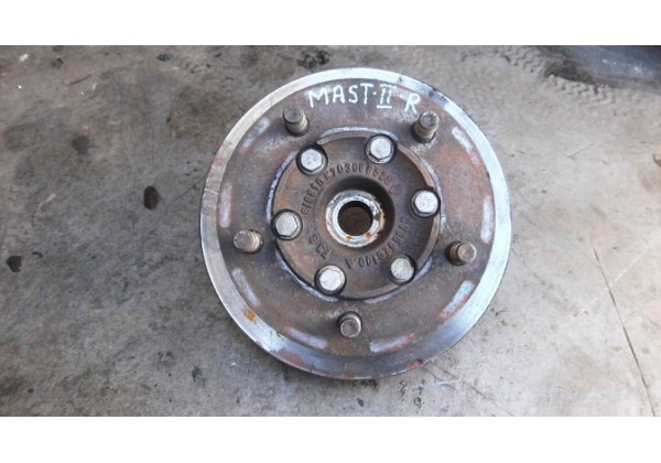 Поворотний кулак правий, цапфа передня R15 без ABS до 2003 Renault Master II, 7700302126